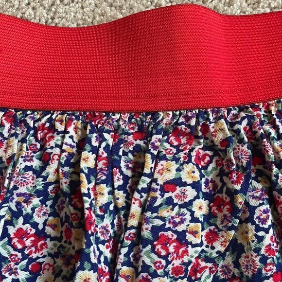 Forever 21 Elastic Waistband Floral Flowey Mini Skirt - Picture 2 of 4